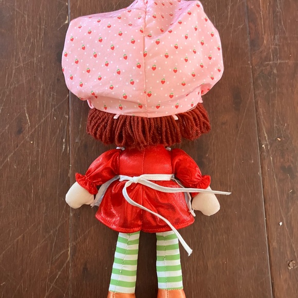 Strawberry Shortcake 2019 Plush Doll - Picture 5 of 7